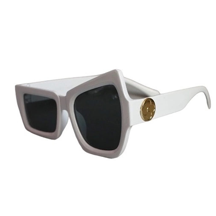 ASYMMETRICAL WHITE SUNGLASSES FOR FASHION AND SUN PROTECTION
