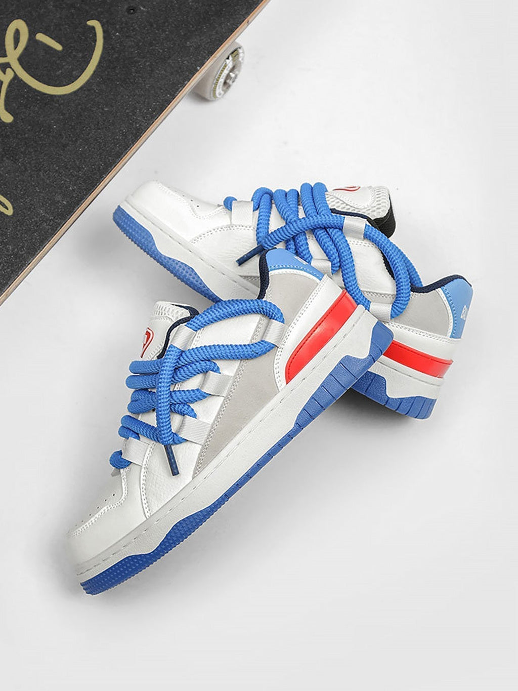 ATHLETIC SHOES WHITE AND BLUE HIGH ROUND TOE DESIGN