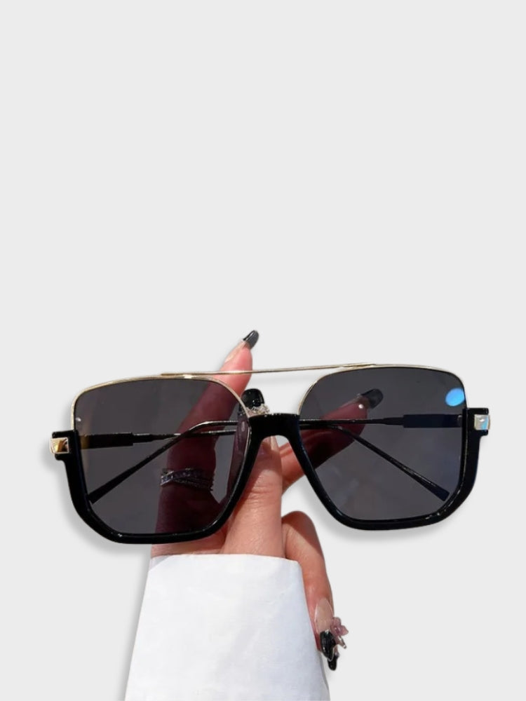 AVIATOR SUNGLASSES BLACK AND GOLD SOPHISTICATED VINTAGE GLASSES