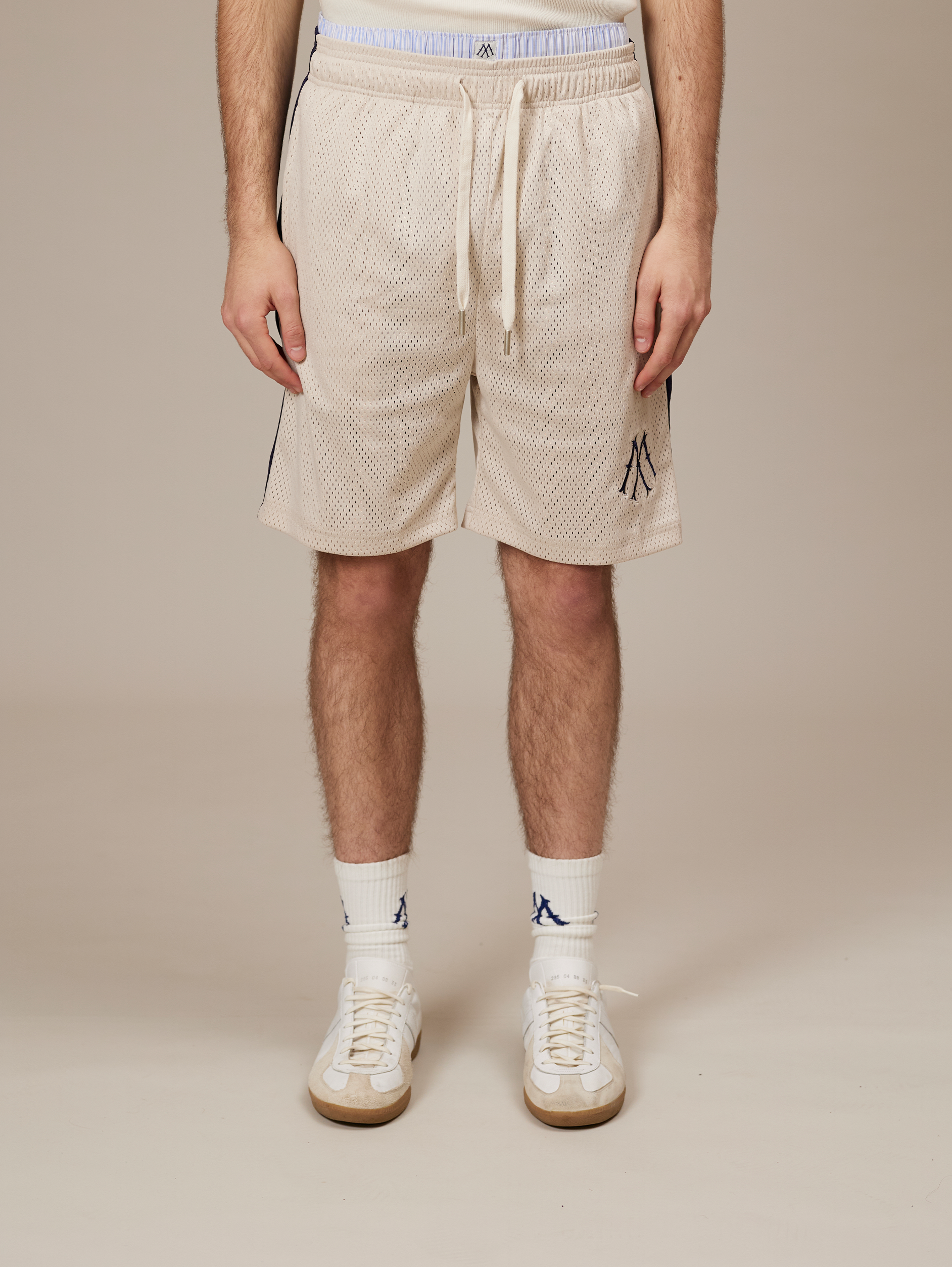 BEIGE MESH SHORTS WITH DARK BLUE STRIPE FOR LUXURY STREETWEAR