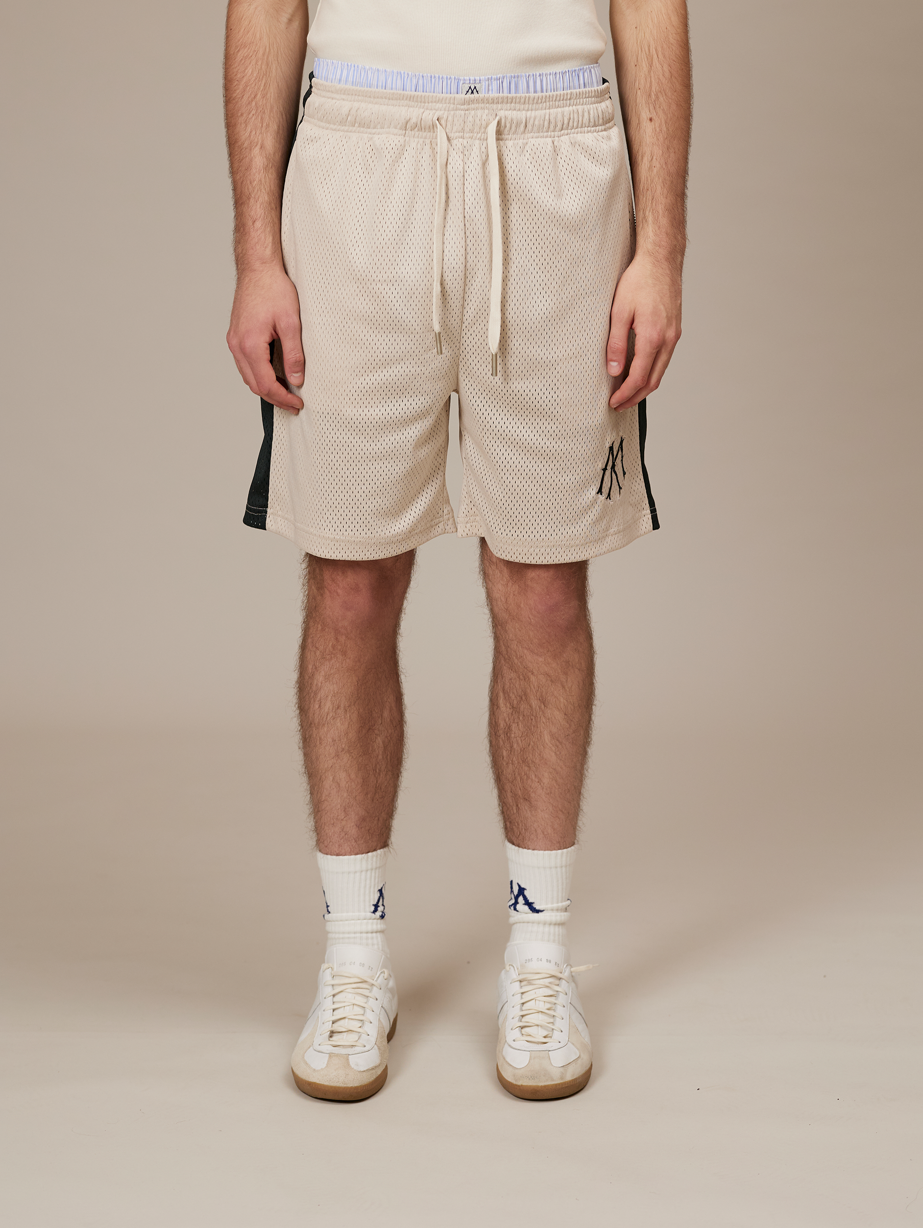 BEIGE MESH SHORTS WITH DARK GREEN STRIPE