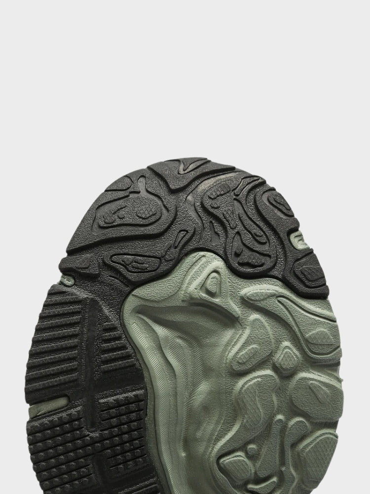 BLACK AND WHITE ATHLETIC SHOE FOOTWEAR