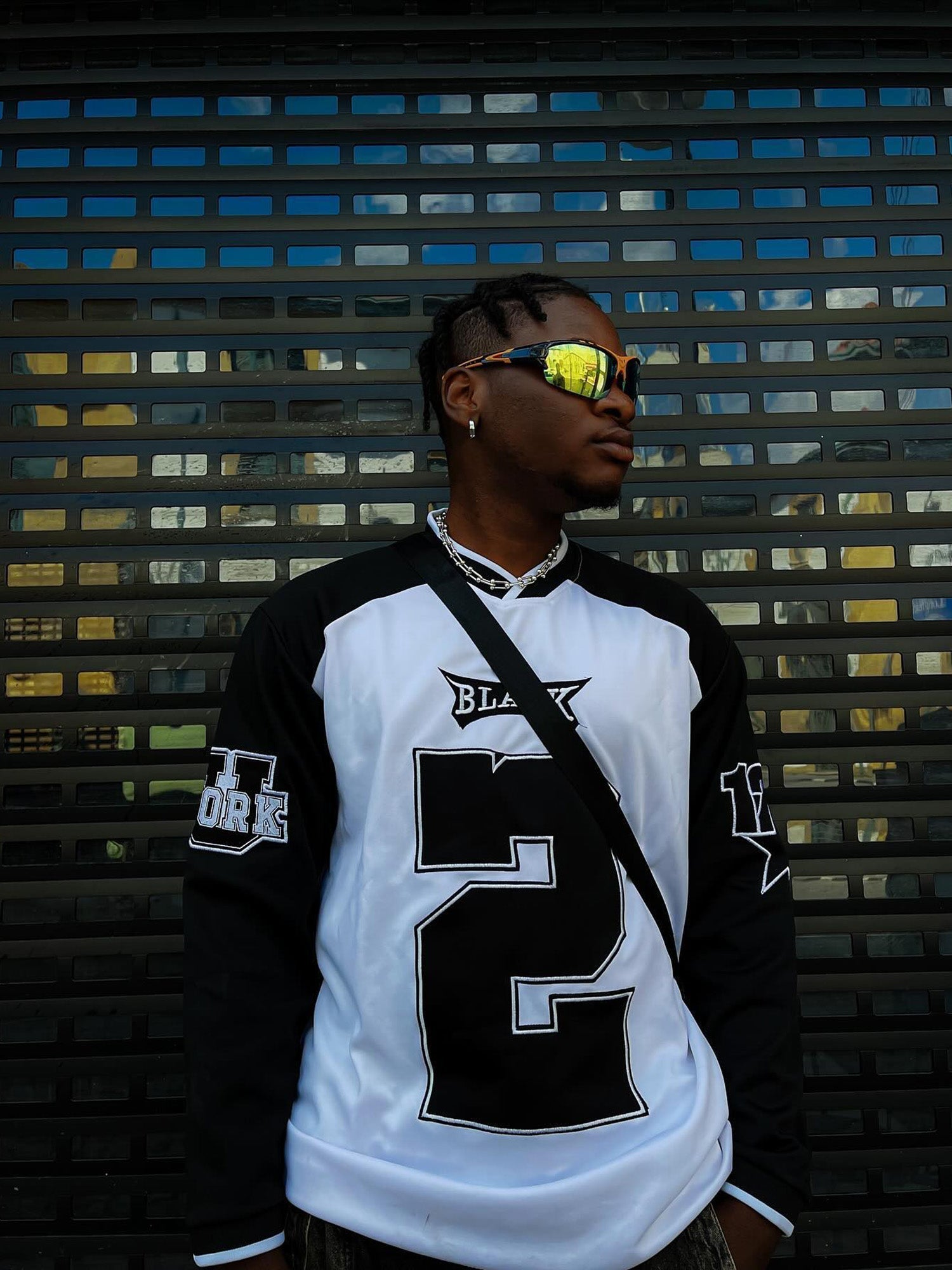 BLACK AND WHITE LONG SLEEVE JERSEY - TRENDY LONG SLEEVE FASHION