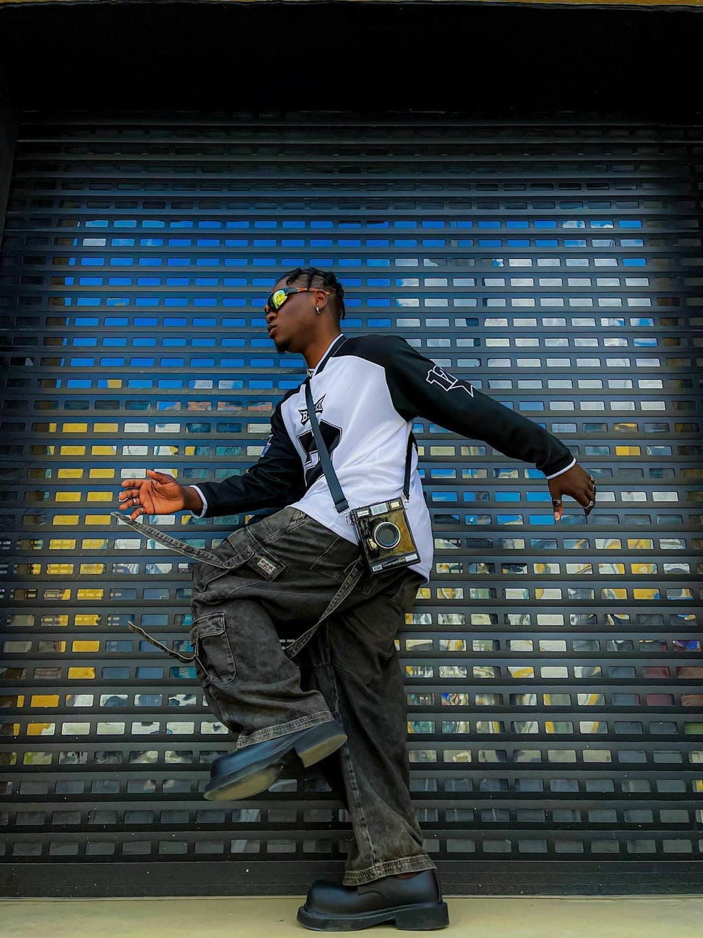 BLACK AND WHITE LONG SLEEVE JERSEY - TRENDY LONG SLEEVE FASHION