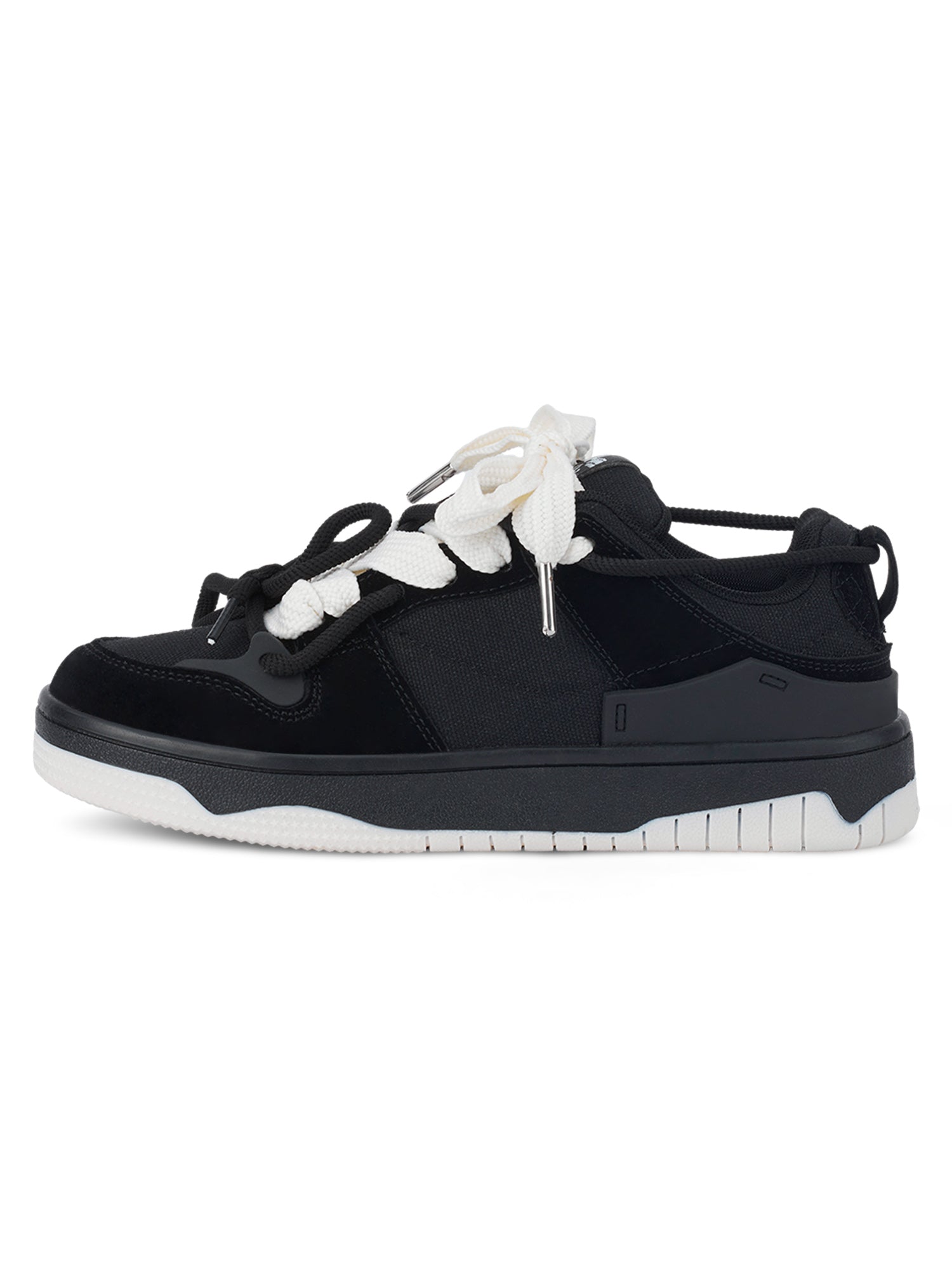 BLACK AND WHITE PLATFORM SNEAKERS CASUAL FOOTWEAR STYLISH DESIGN