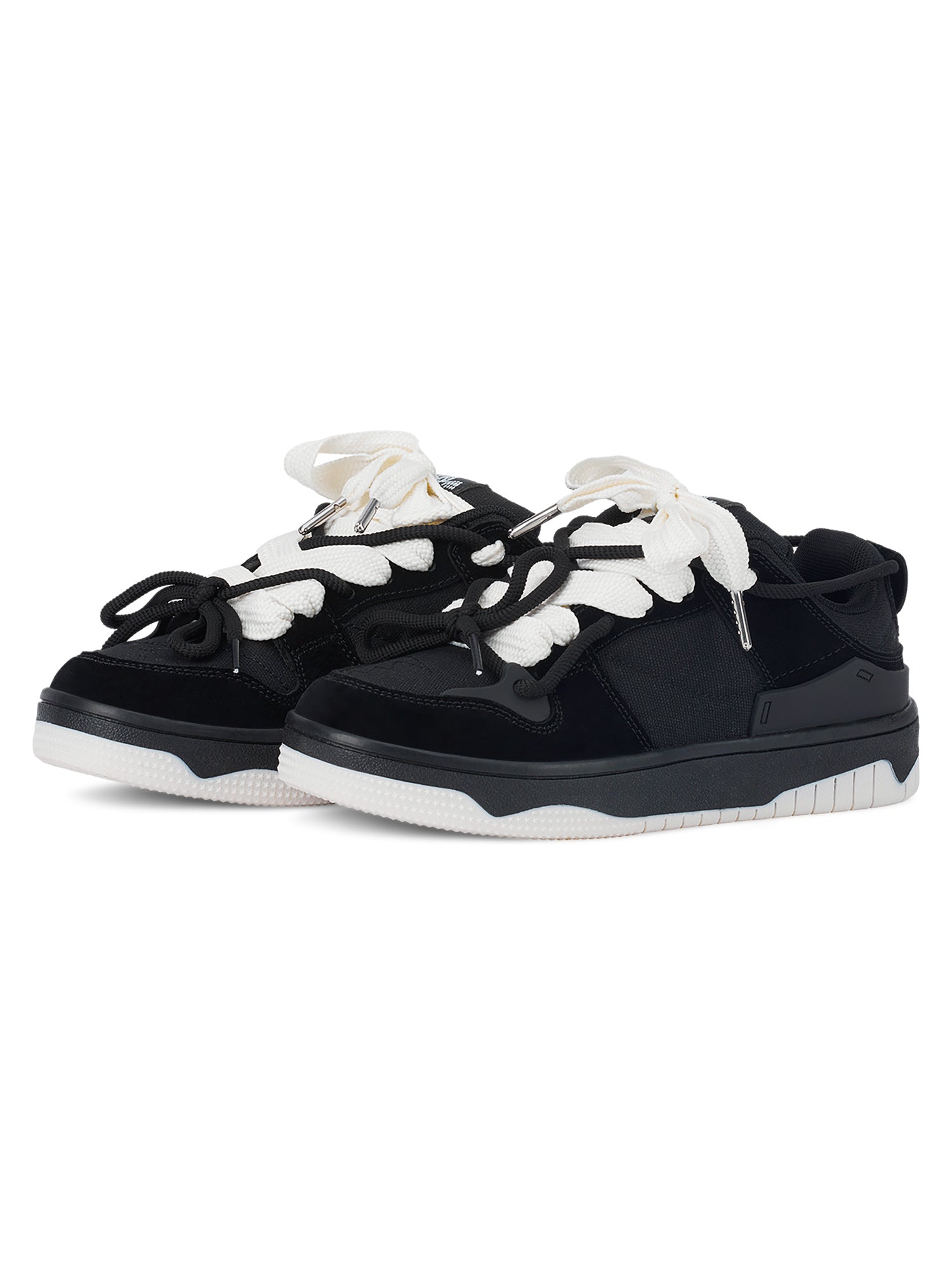 BLACK AND WHITE PLATFORM SNEAKERS CASUAL FOOTWEAR STYLISH DESIGN