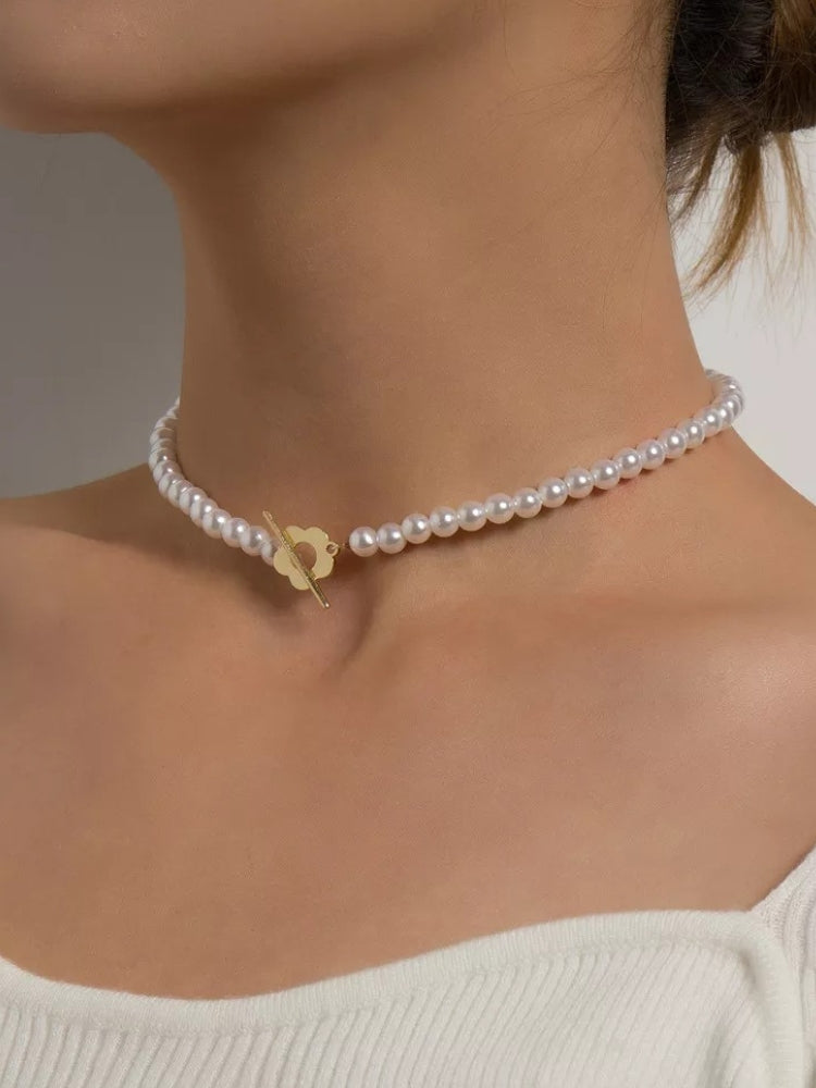 BLACK BEADED SILVER NECKLACE WITH DELICATE FLOWERS DESIGN