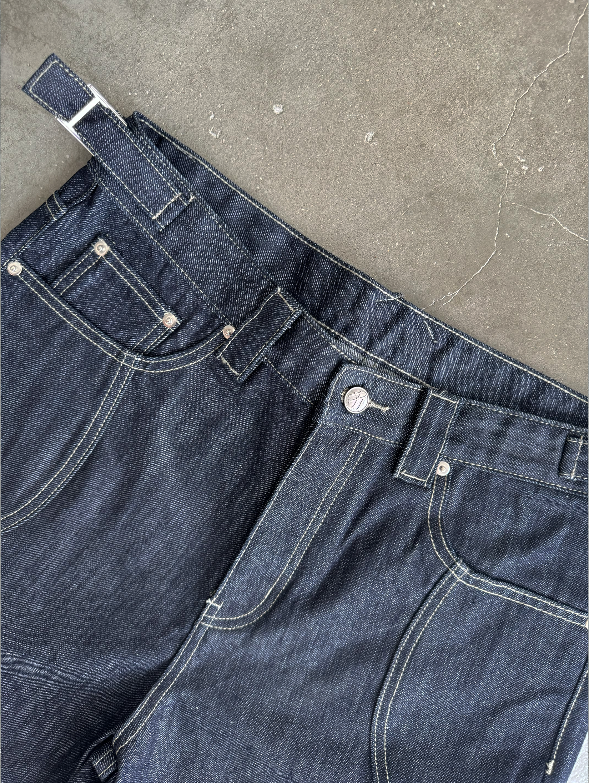 BLACK DENIM CARPENTER SHORTS - RAW BLUE DENIM STYLE