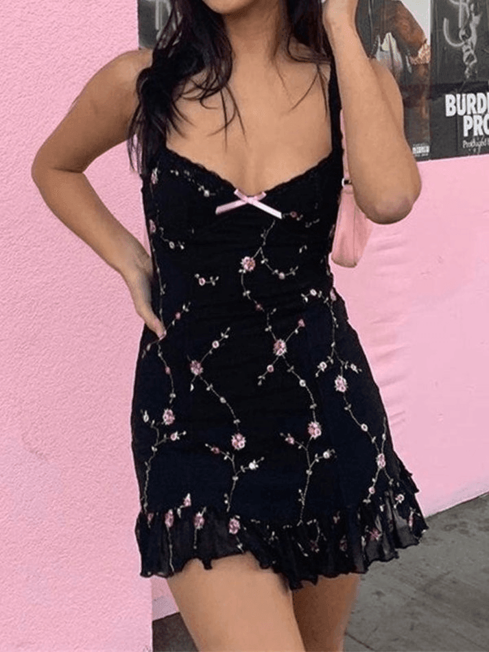 BLACK FLORAL MINI DRESS WITH RUFFLE HEM IN SLIM FIT