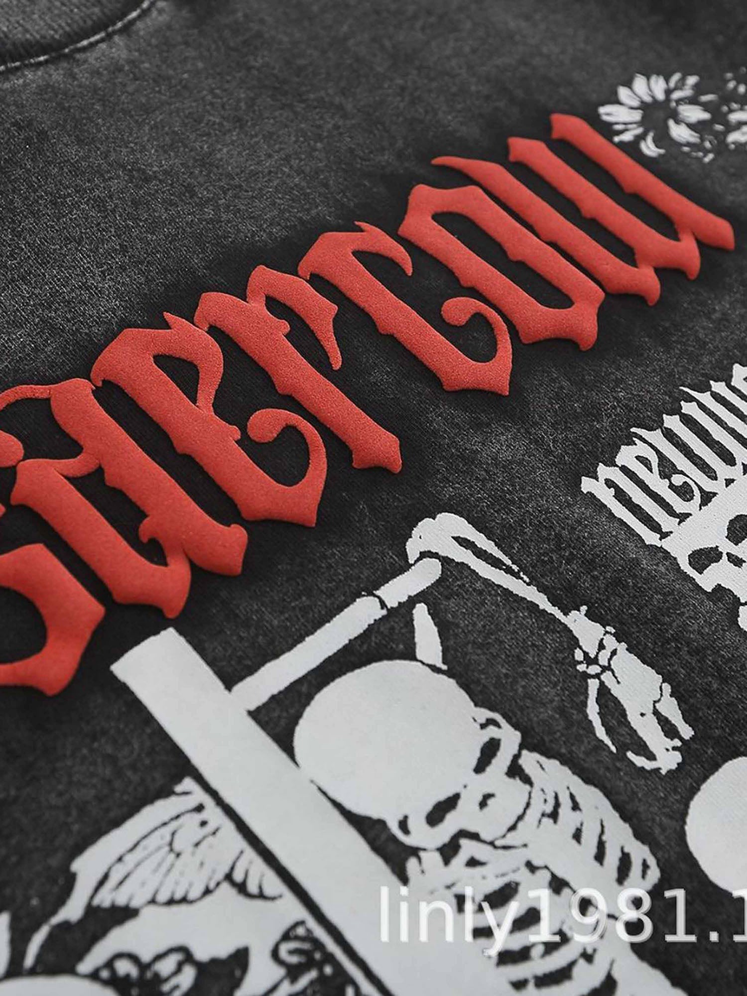 BLACK GRAPHIC T-SHIRT WITH VINTAGE WASHED SKELETON DESIGN