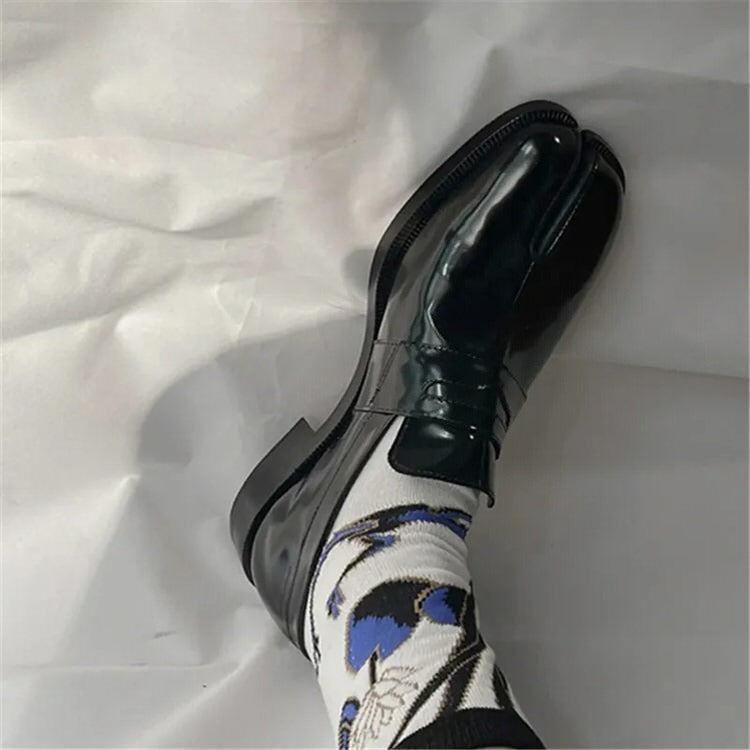 BLACK LEATHER SPLIT TOE TABI LOAFERS WITH LONDON BRIDGE DESIGN