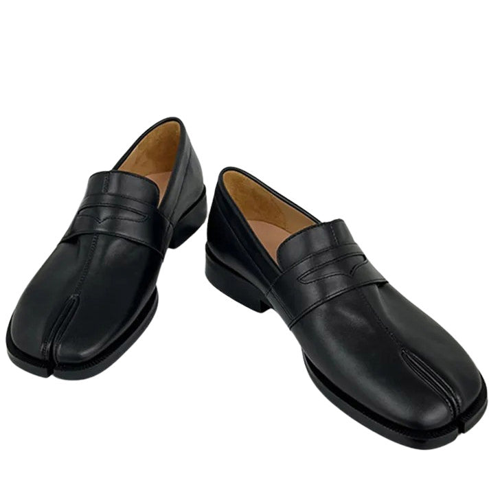 BLACK LEATHER SPLIT TOE TABI LOAFERS WITH LONDON BRIDGE DESIGN