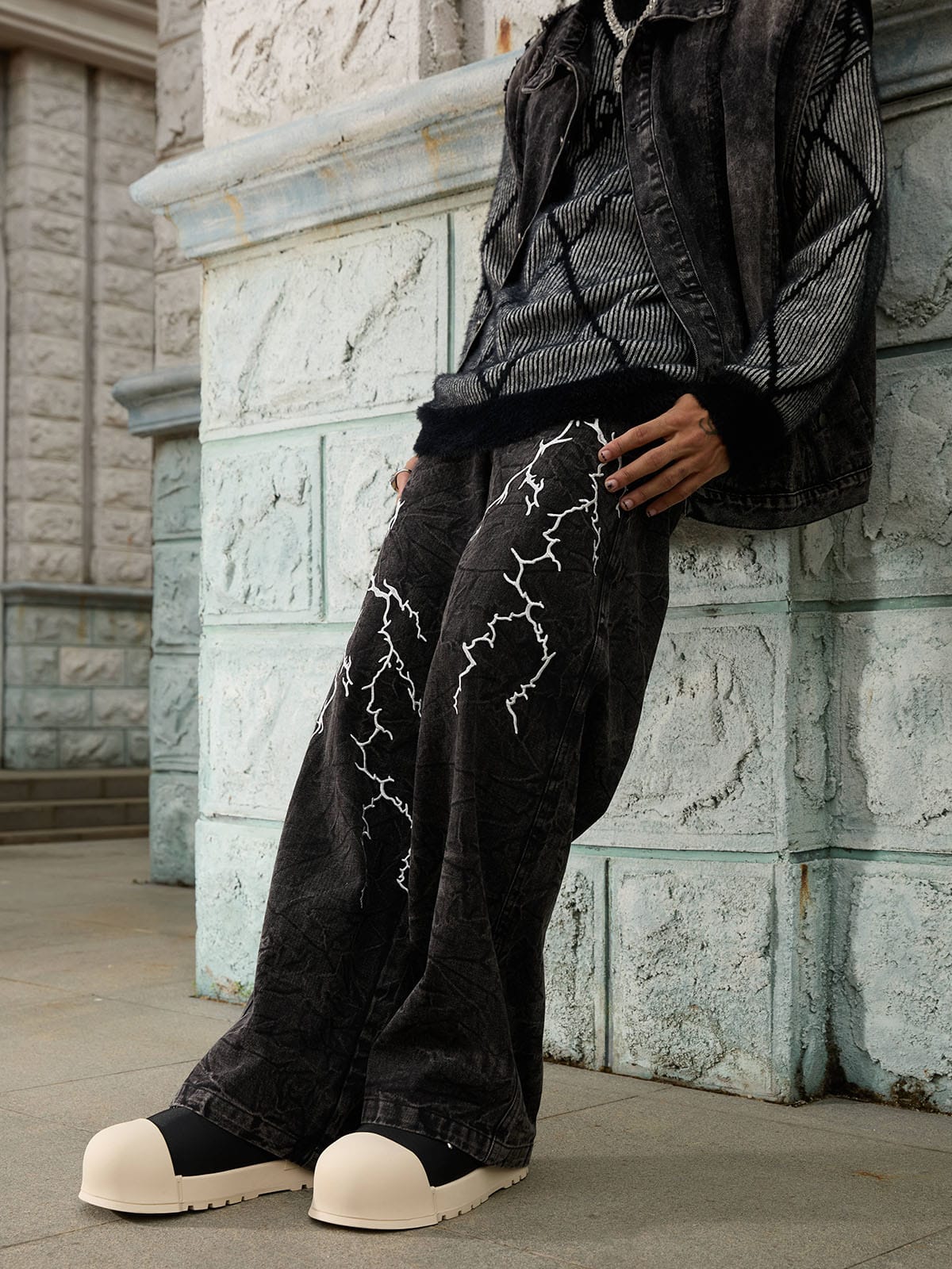 BLACK LIGHTNING BOLT LONG PANTS MID WAIST STRAIGHT LEG DESIGN