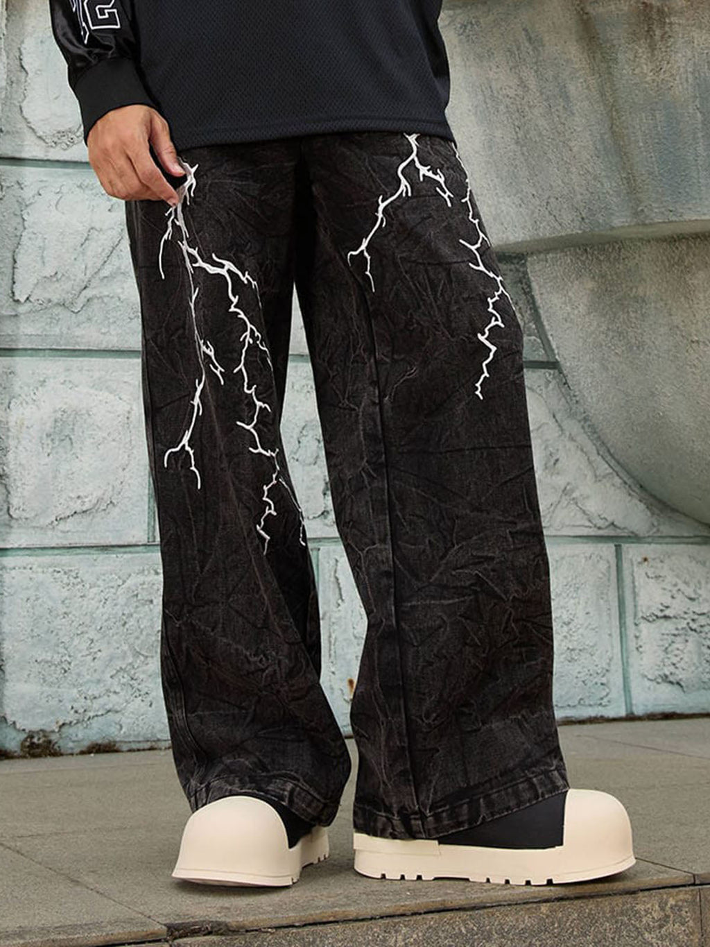 BLACK LIGHTNING BOLT LONG PANTS MID WAIST STRAIGHT LEG DESIGN