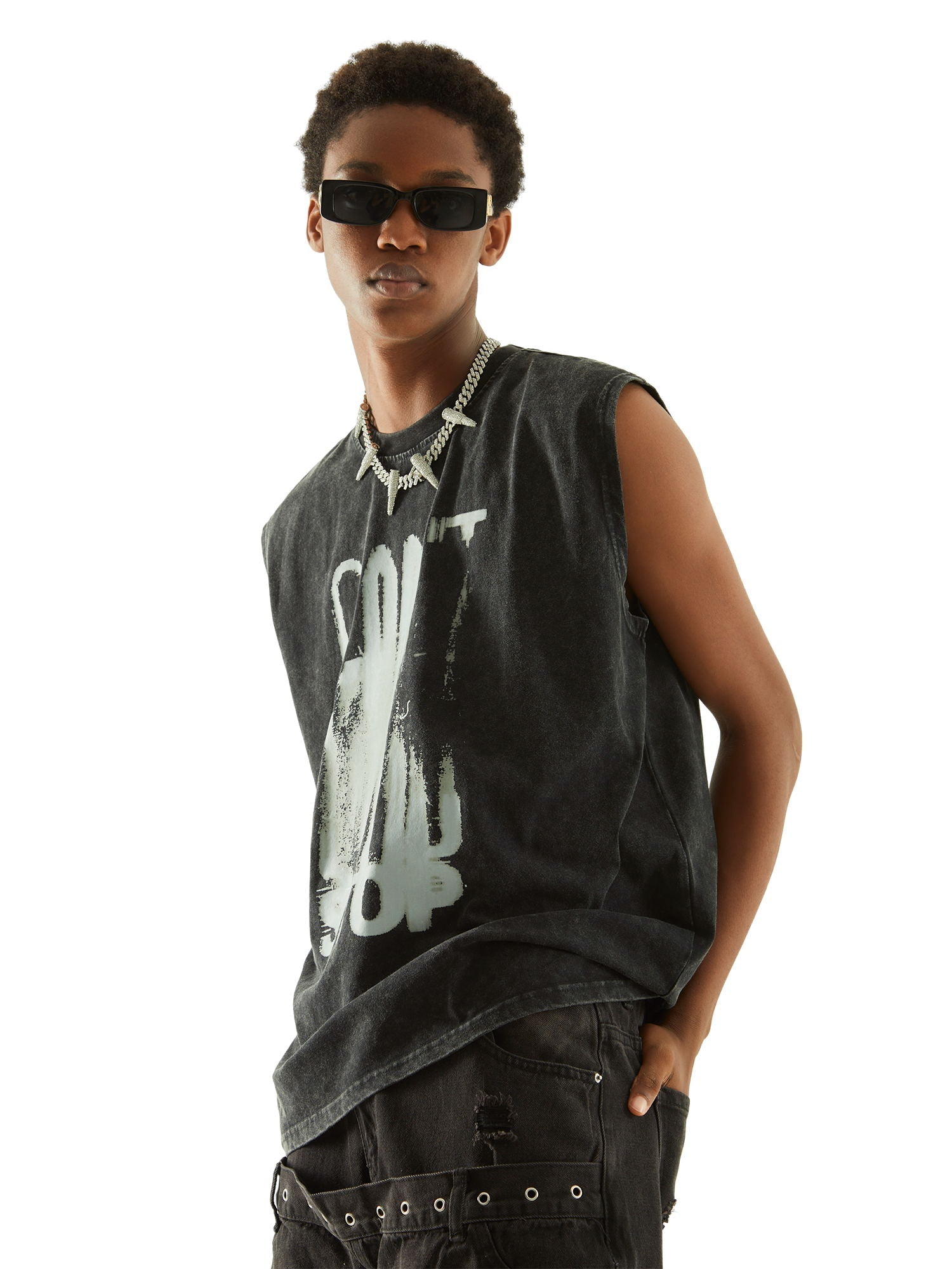 BLACK LOOSE FIT SLEEVELESS SHIRT WITH WHITE GRAPHIC DESIGN