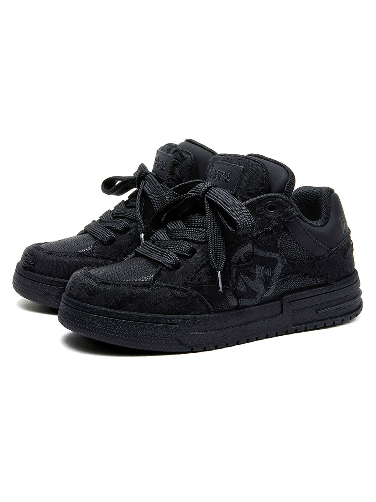 BLACK LOW-TOP SNEAKERS BLACK KNIGHT SKATE SHOES