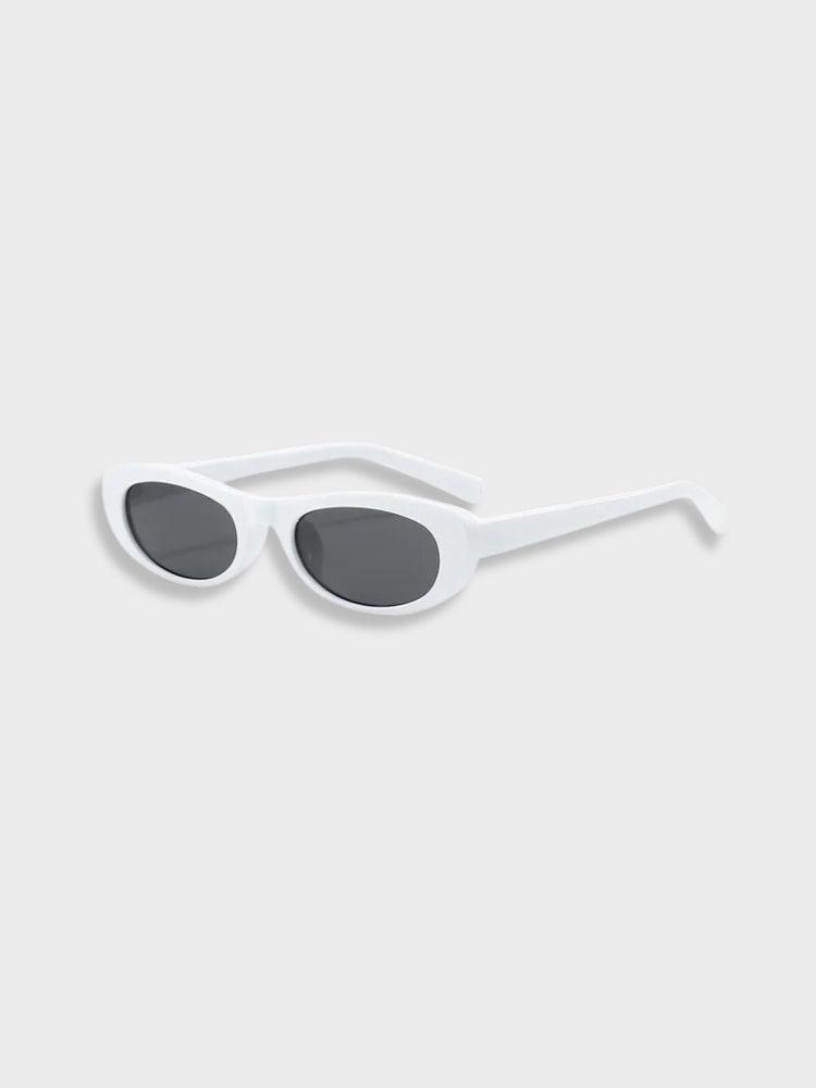 BLACK OVAL SUNGLASSES WITH UV PROTECTION FROM HARMFUL RAYS