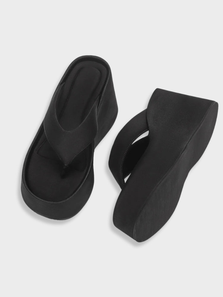 BLACK PLATFORM WEDGE FLIP-FLOP WITH CAOUTCHOUC AVEC TALON