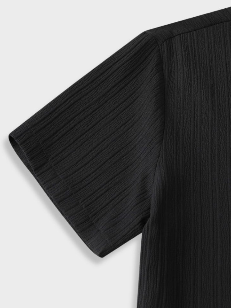 BLACK SHORT-SLEEVED BUTTON-DOWN SHIRT WITH EASY-TO-USE SIZE GUIDE