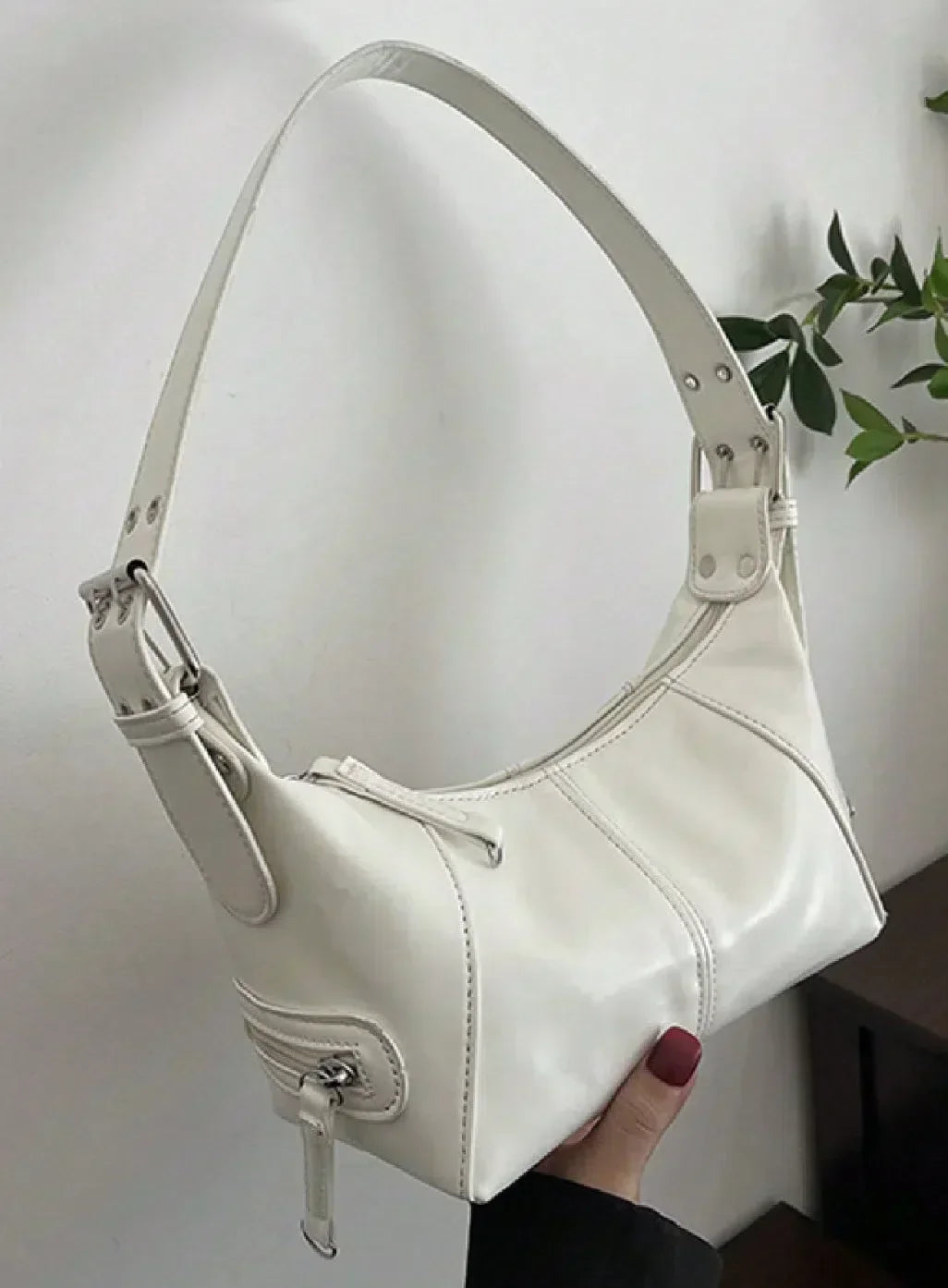 BLACK SHOULDER BAG WITH ADJUSTABLE STRAP - VINTAGE STUDDED PLEATED BOSTON