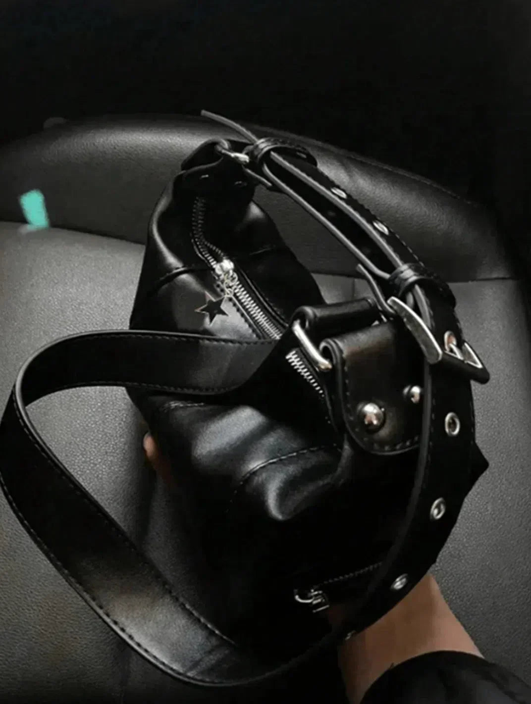 BLACK SHOULDER BAG WITH ADJUSTABLE STRAP - VINTAGE STUDDED PLEATED BOSTON