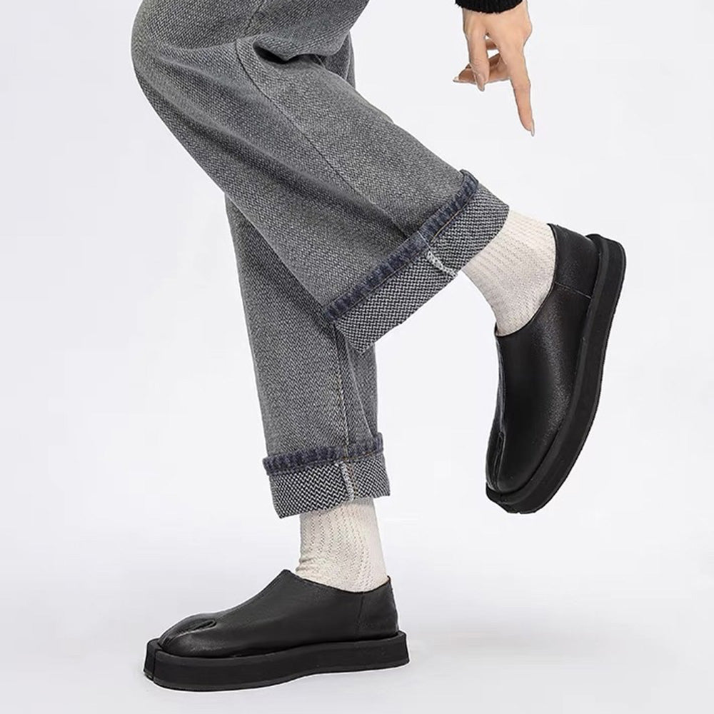 BLACK SPLIT-TOE LEATHER SLIP-ON SHOES WITH SHOE SIZING CHART