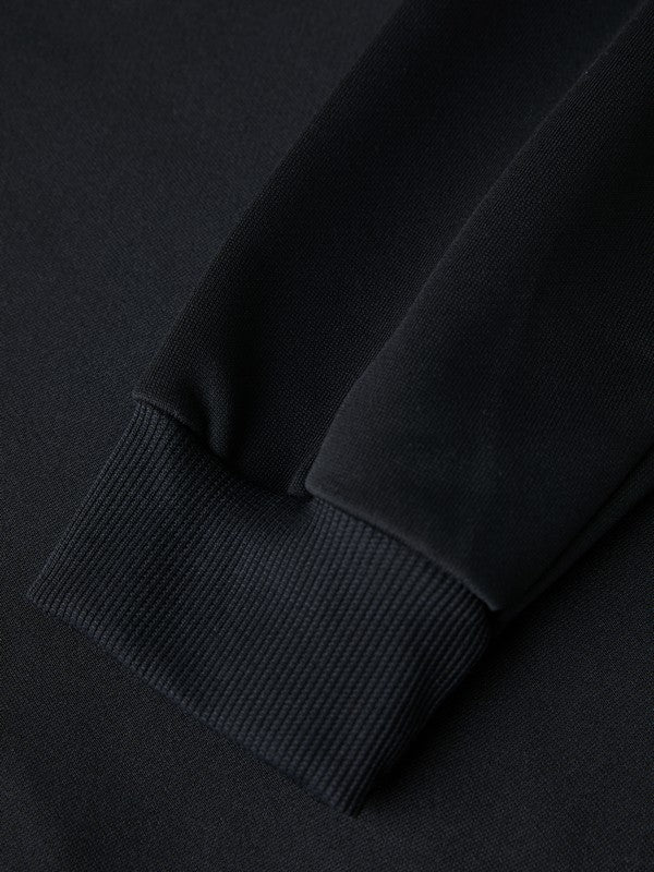 BLACK ZIP-UP HOODIE WITH STRIKING SKULL DESIGN