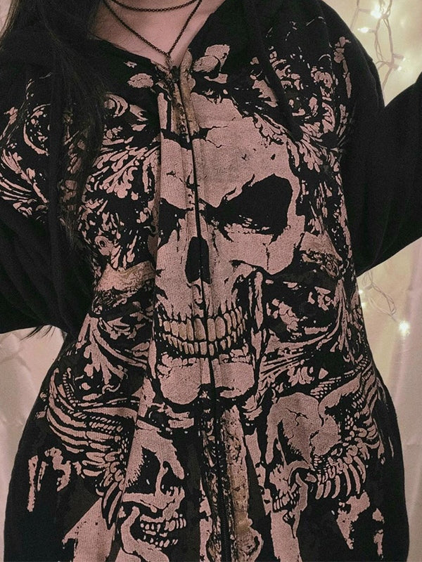 BLACK ZIP-UP HOODIE WITH STRIKING SKULL DESIGN
