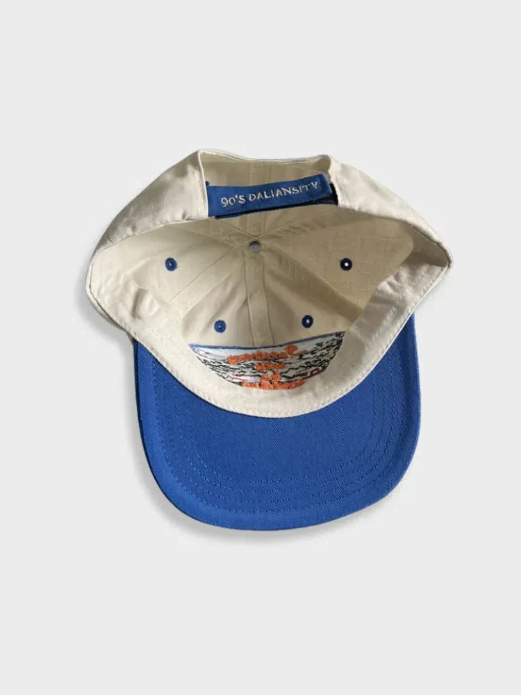 BLUE-BRIMMED BASEBALL CAP WITH EMBROIDERED PATCH - CASQUETTE UNISEXE COTON STREETWEAR