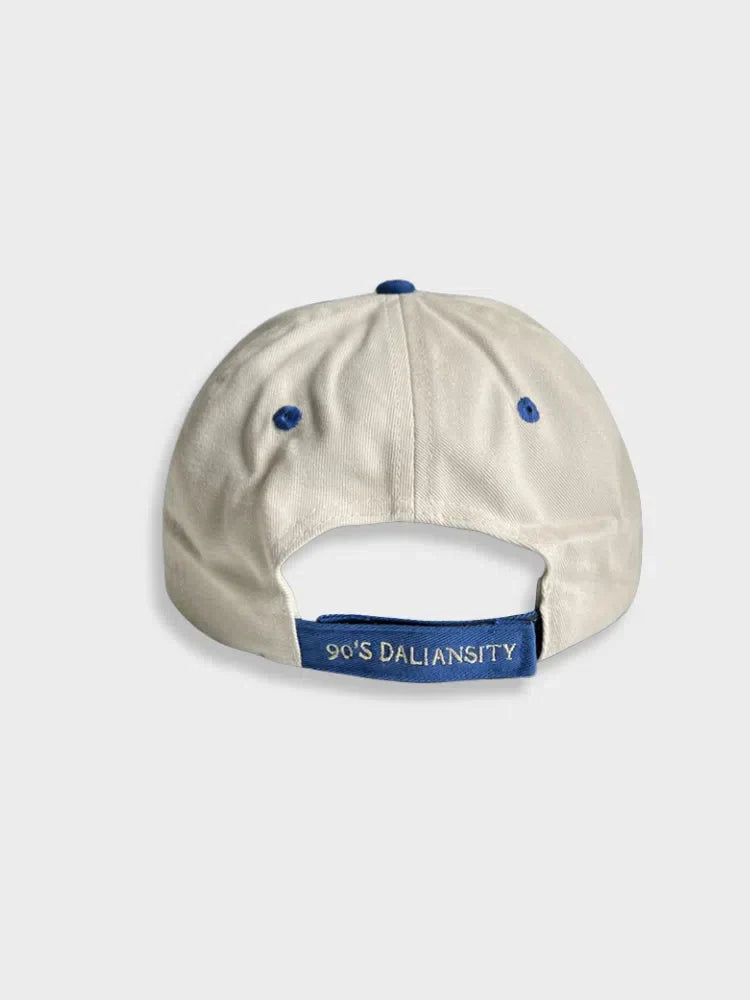 BLUE-BRIMMED BASEBALL CAP WITH EMBROIDERED PATCH - CASQUETTE UNISEXE COTON STREETWEAR