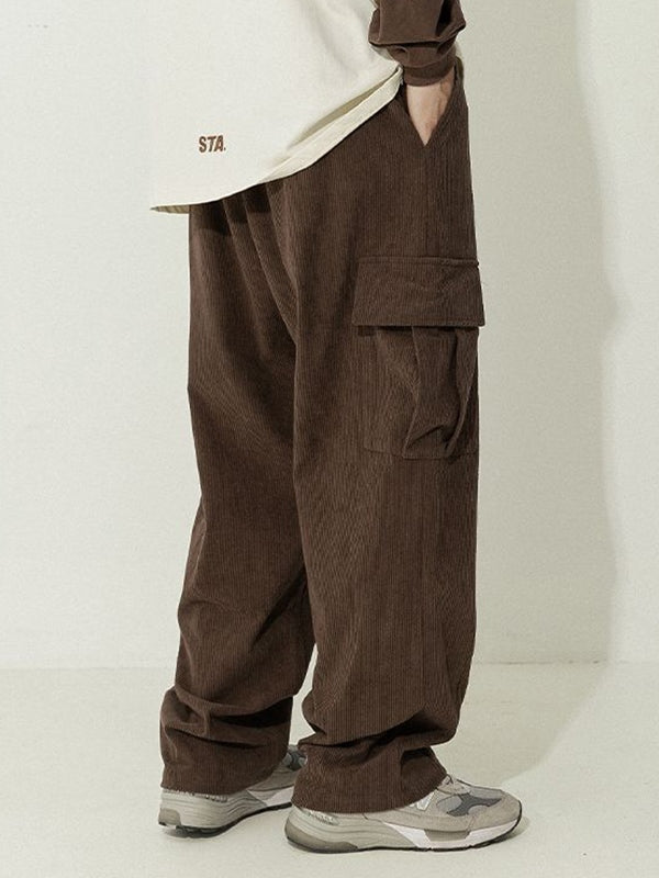 BROWN CARGO PANTS WITH FLAP POCKETS IN RETRO FASHION