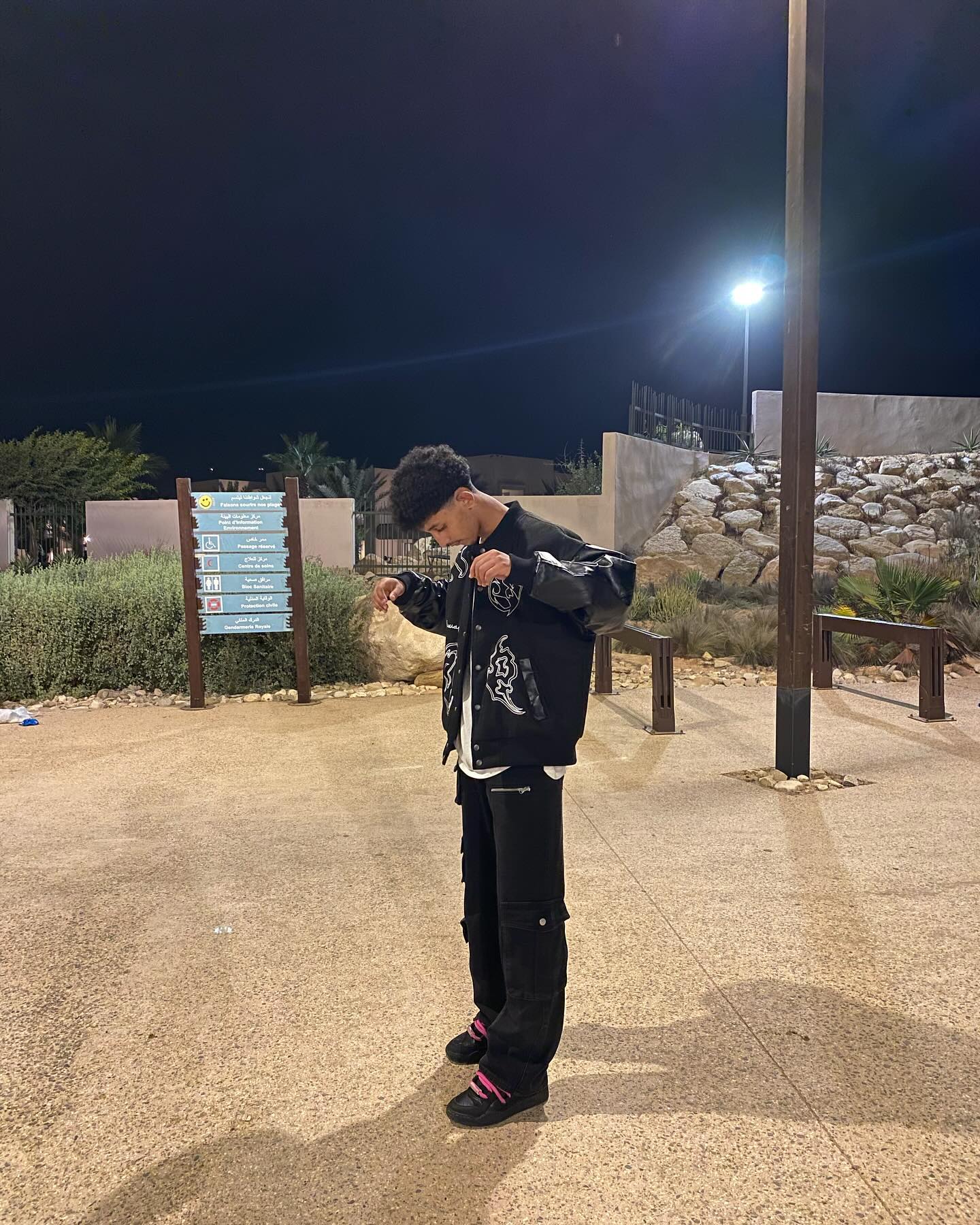 BROWN CARGO PANTS WITH POCKETS MID WAIST CASUAL STRAIGHT LEG DESIGN