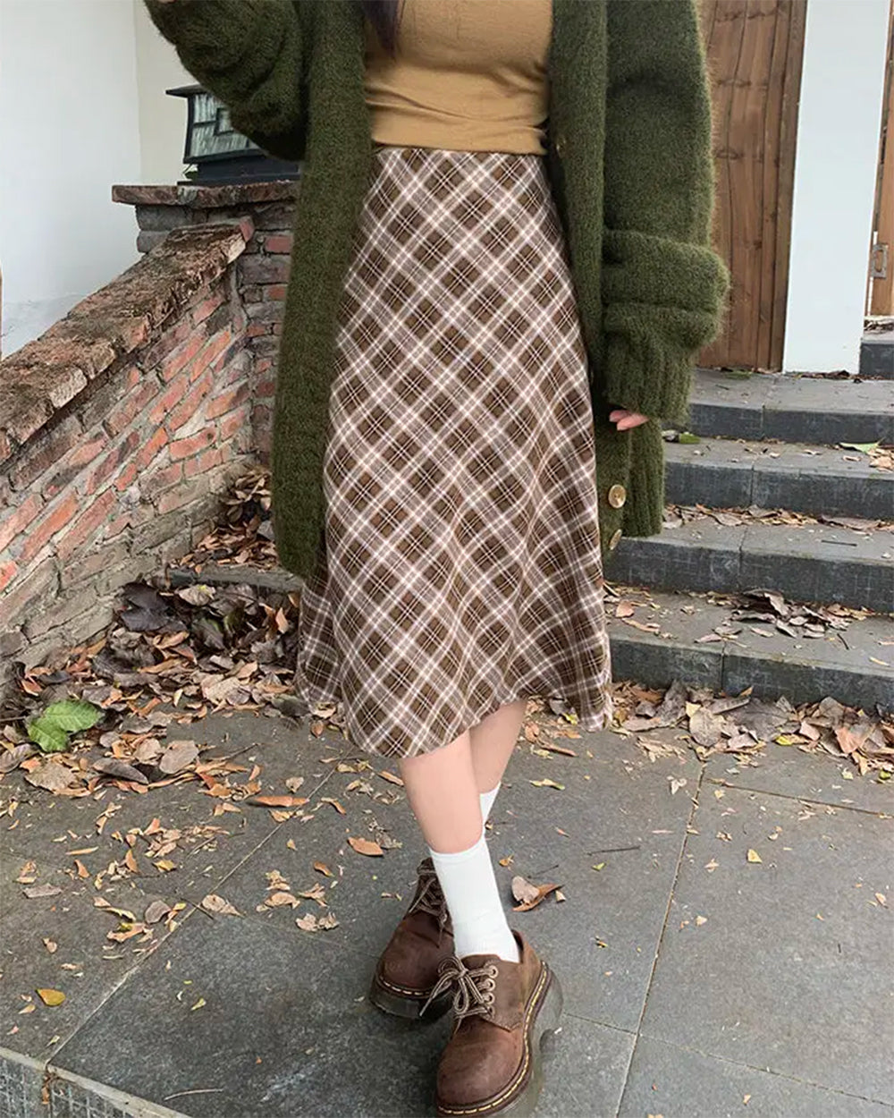 BROWN PLAID MIDI SKIRT CLASSIC PLAID MIDI