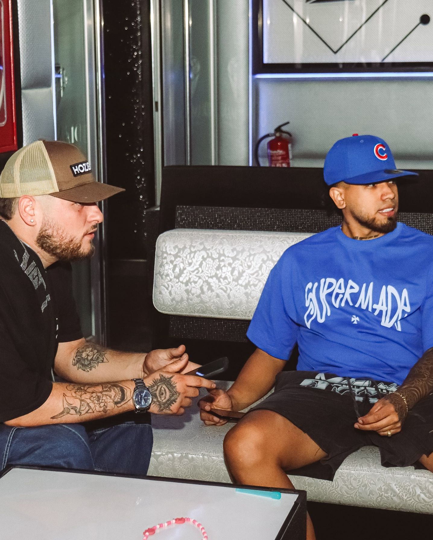 BROWN SHORT SLEEVE T-SHIRT WITH SUPERMADE GRAPHIC - COOL CASUAL SHORT SLEEVE