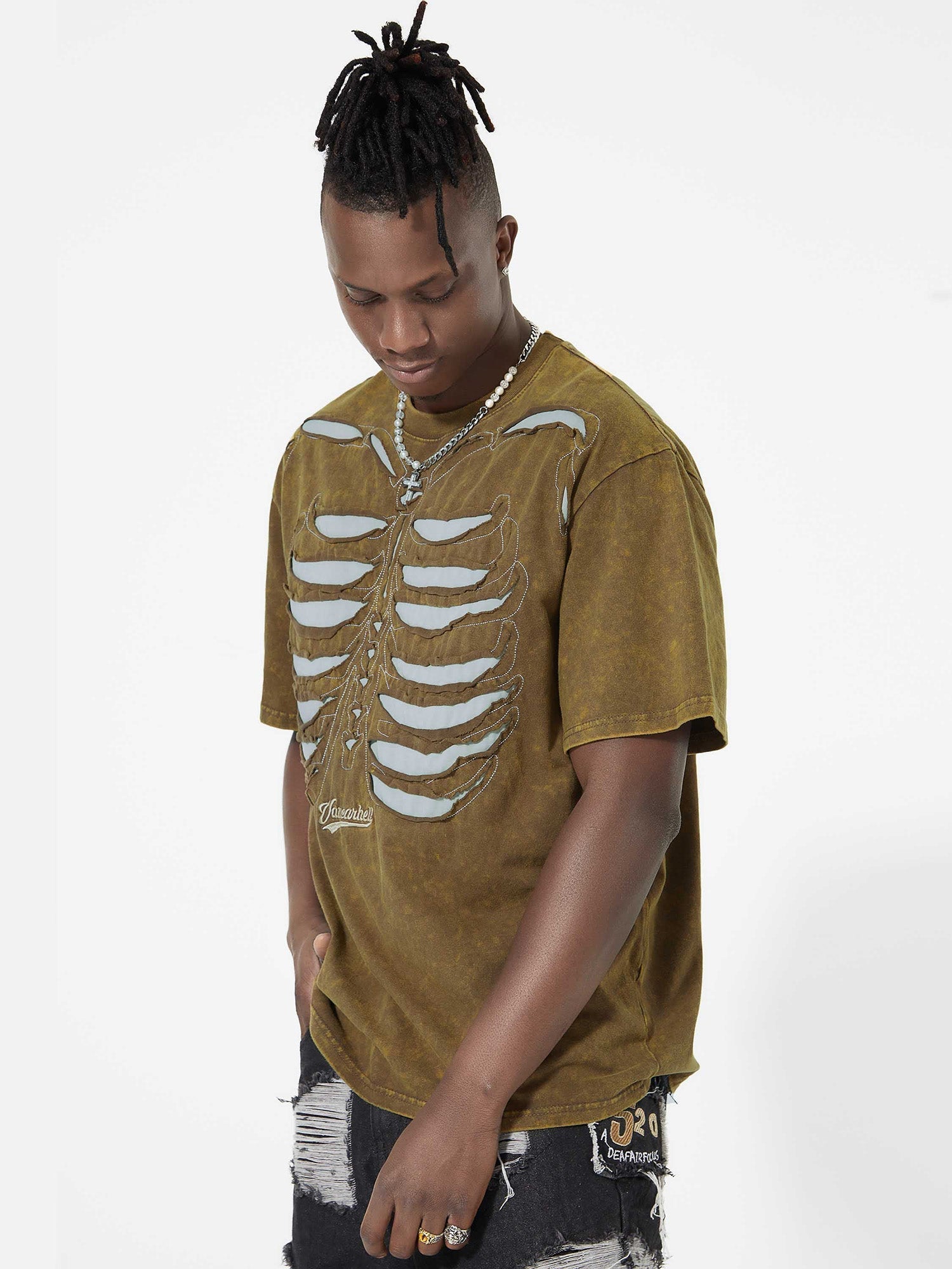BROWN SKELETON RIB CAGE T-SHIRT WITH LOOSE FIT AND DROPPED SHOULDERS
