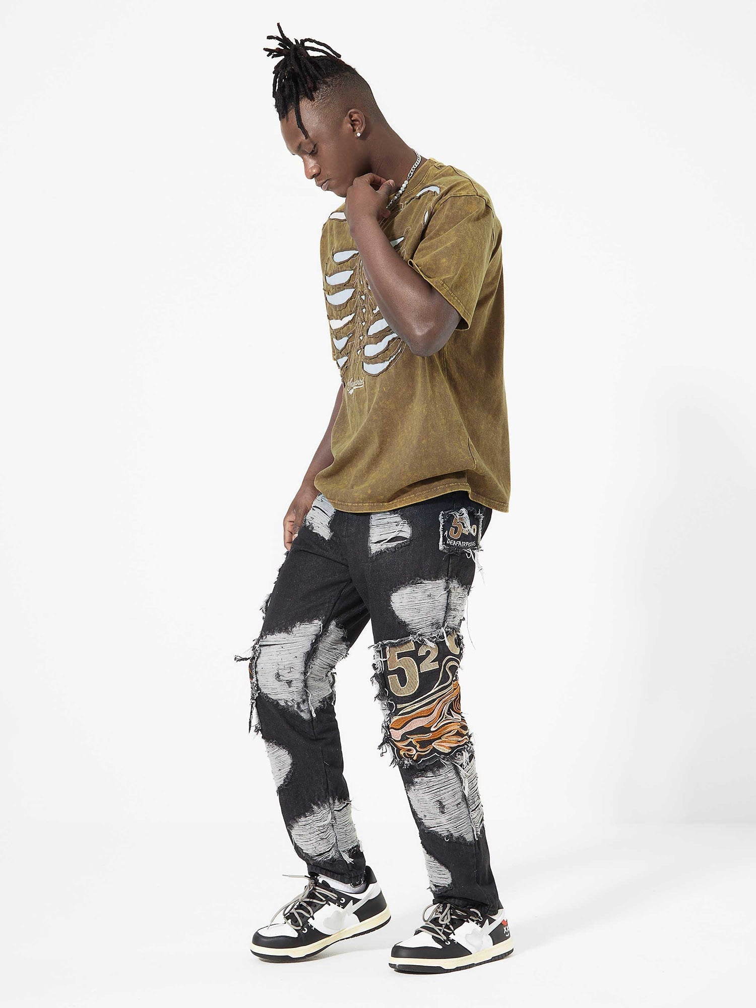 BROWN SKELETON RIB CAGE T-SHIRT WITH LOOSE FIT AND DROPPED SHOULDERS