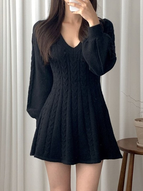 CABLE KNIT FITTED DRESS WITH LONG PUFFED SLEEVES FOR WINTER WARDROBE