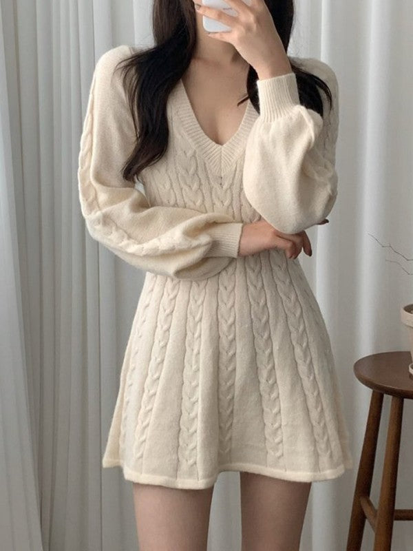 CABLE KNIT FITTED DRESS WITH LONG PUFFED SLEEVES FOR WINTER WARDROBE