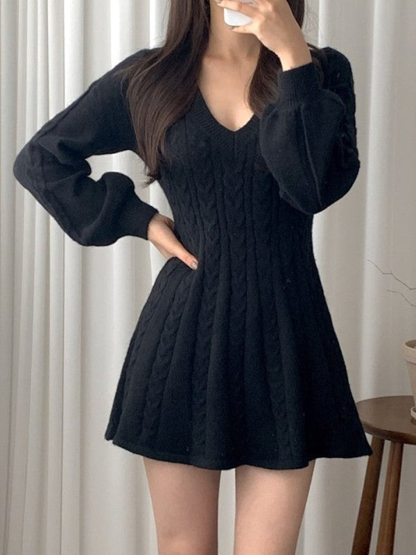 CABLE KNIT FITTED DRESS WITH LONG PUFFED SLEEVES FOR WINTER WARDROBE
