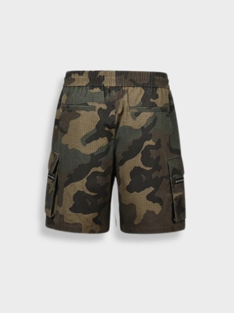 CAMO CARGO SHORTS WITH DRAWSTRING AND ADJUSTABLE WAIST FEATURES