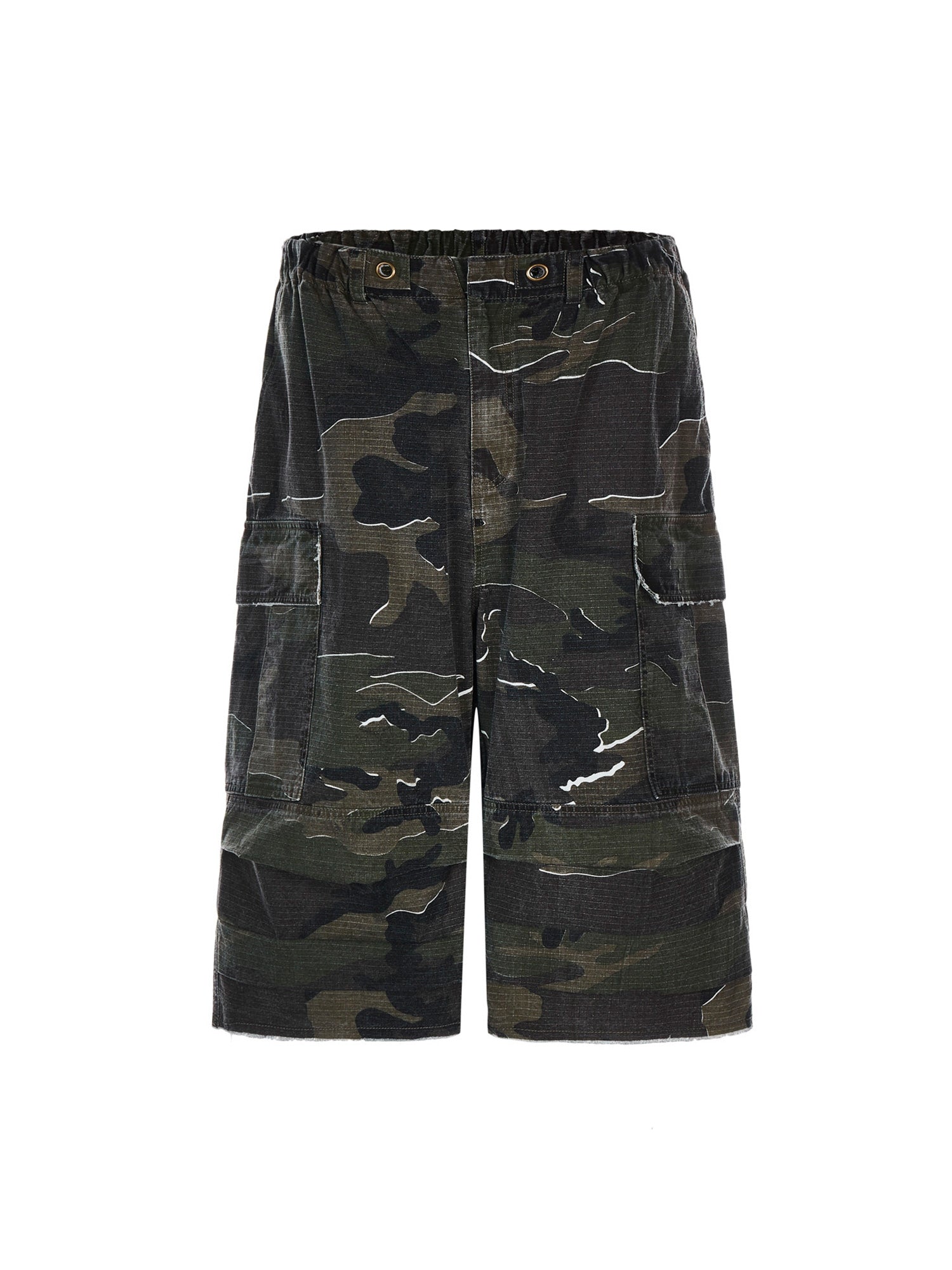 CAMOUFLAGE CARGO SHORTS FOR SUMMER WEAR WITH PRINT DESIGN