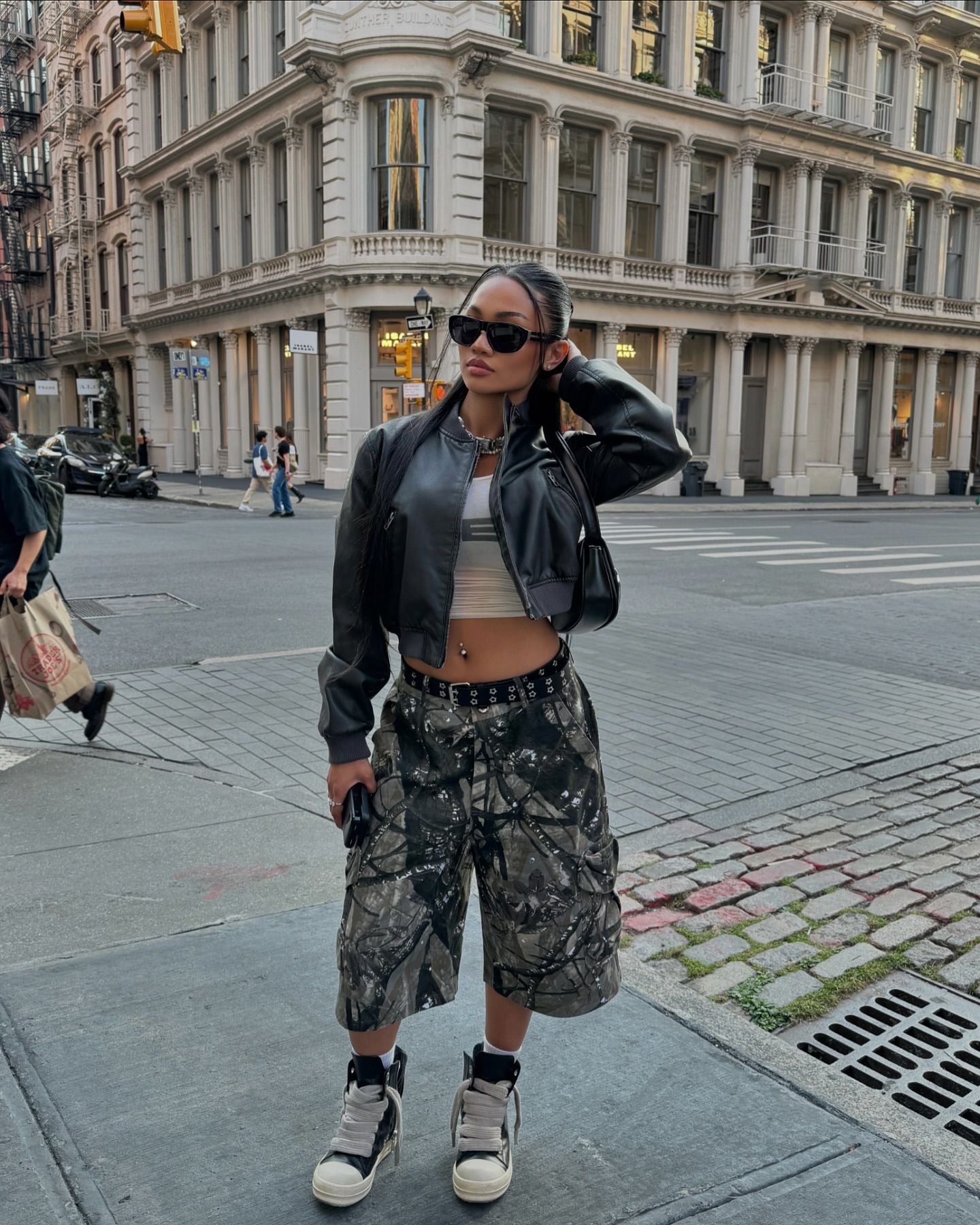 CAMOUFLAGE CARGO SHORTS WITH DESIGN ELEMENTS PRINT