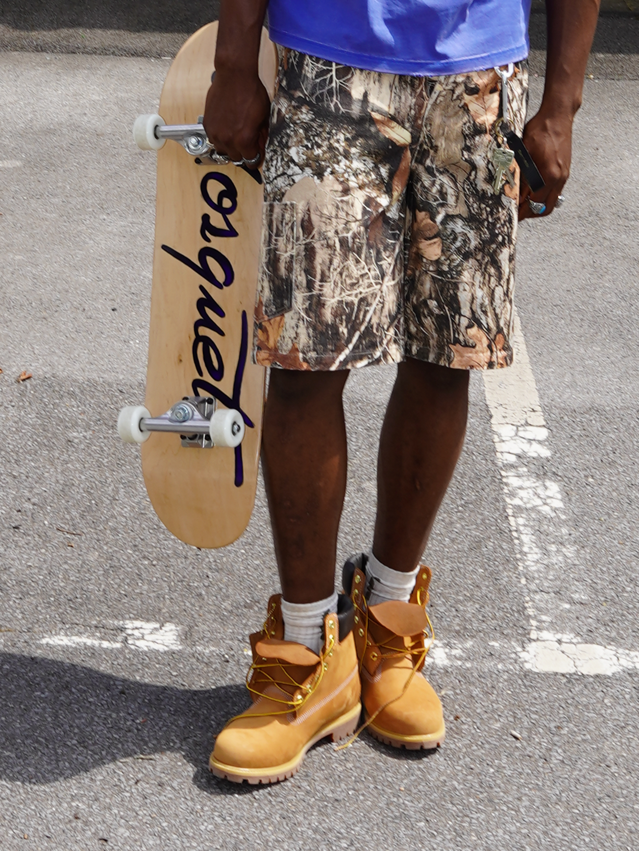 CAMOUFLAGE PATTERN SHORTS WITH WOOD PATTERN FOR ULTIMATE COMFORT