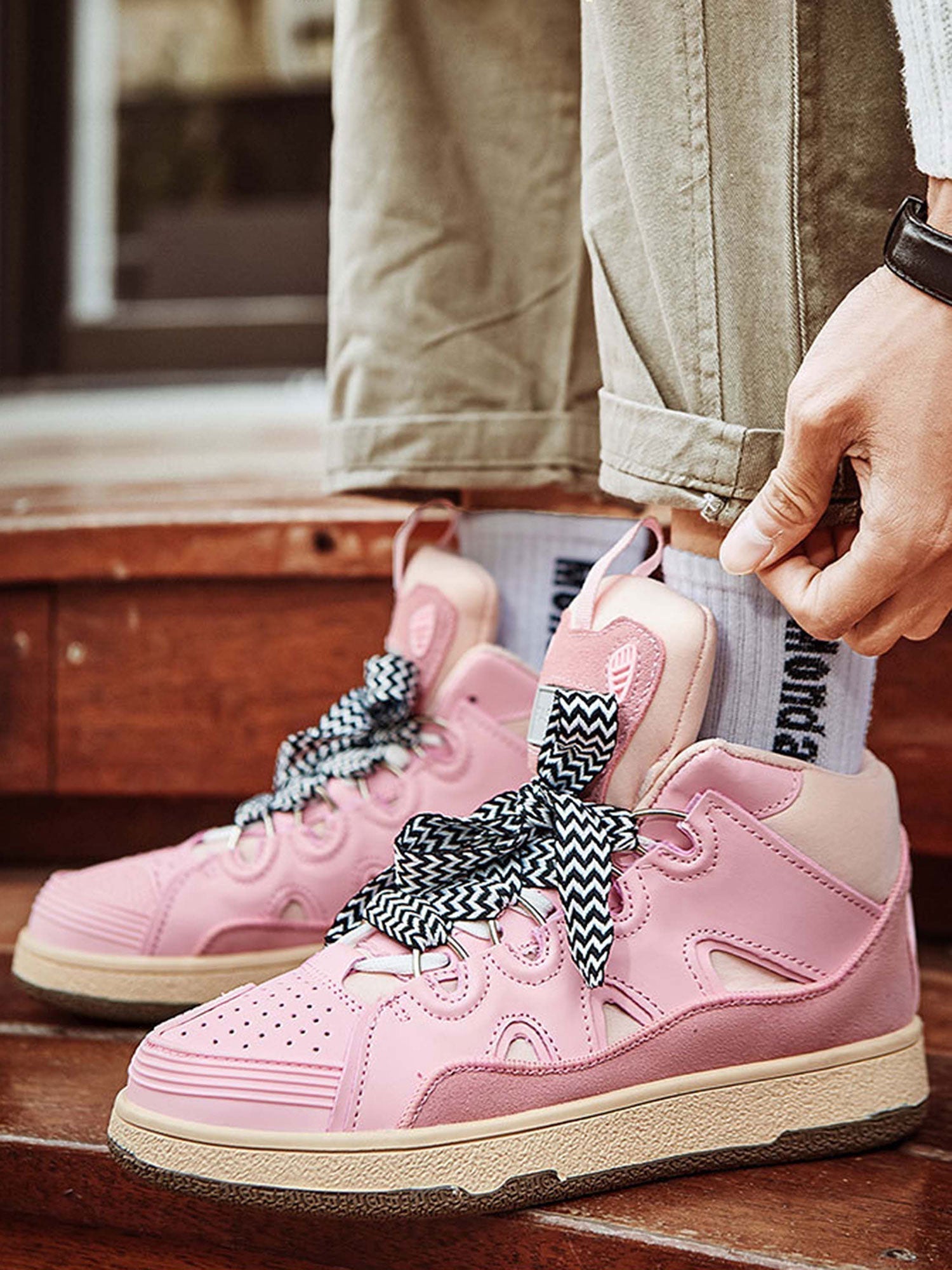 PINK HIGH-TOP SNEAKERS WITH PATTERNED LACES ROUND TOE BOOT