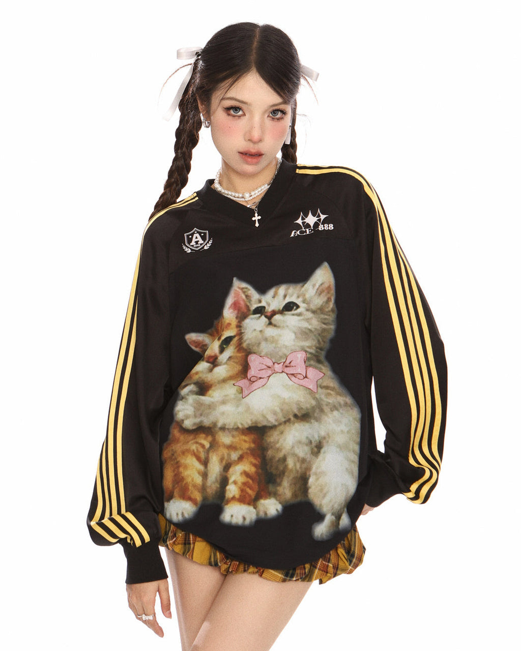 CAT HUGS OVERSIZED SWEATSHIRT RELAXED SILHOUETTE