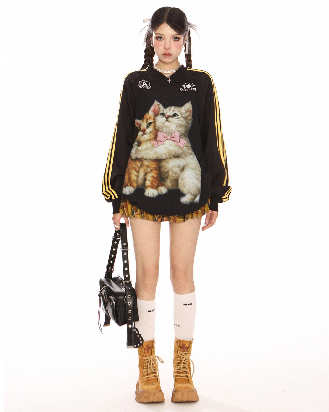 CAT HUGS OVERSIZED SWEATSHIRT RELAXED SILHOUETTE
