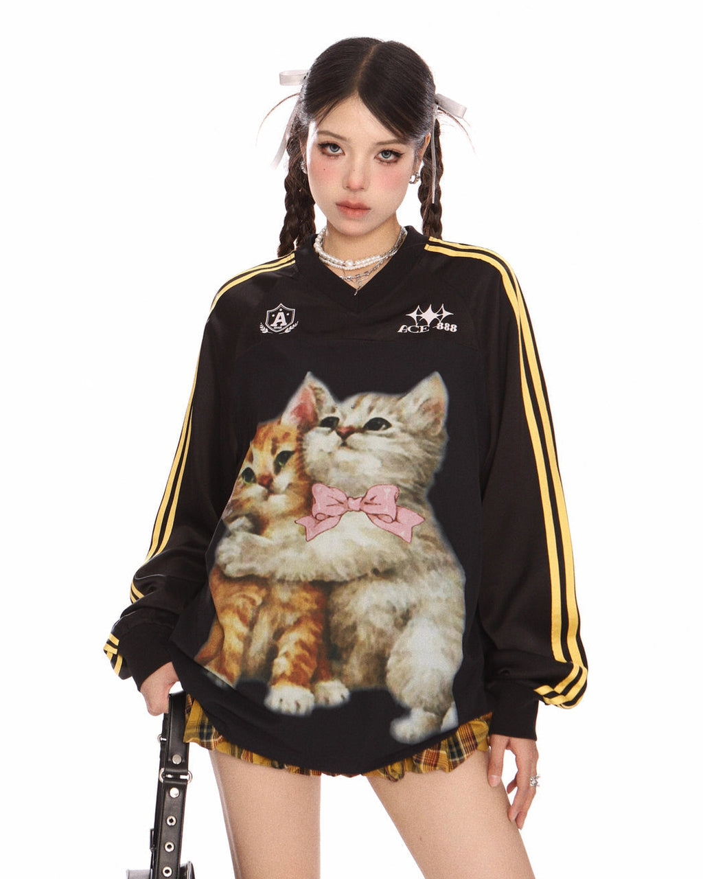 CAT HUGS OVERSIZED SWEATSHIRT RELAXED SILHOUETTE
