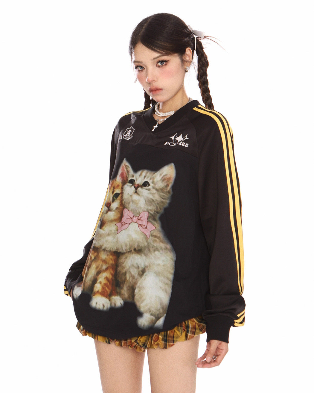 CAT HUGS OVERSIZED SWEATSHIRT RELAXED SILHOUETTE
