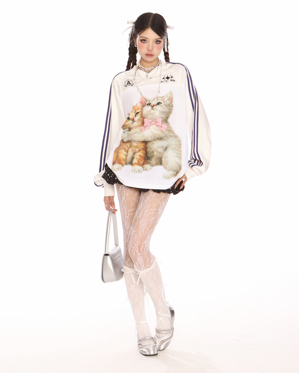 CAT HUGS OVERSIZED SWEATSHIRT RELAXED SILHOUETTE
