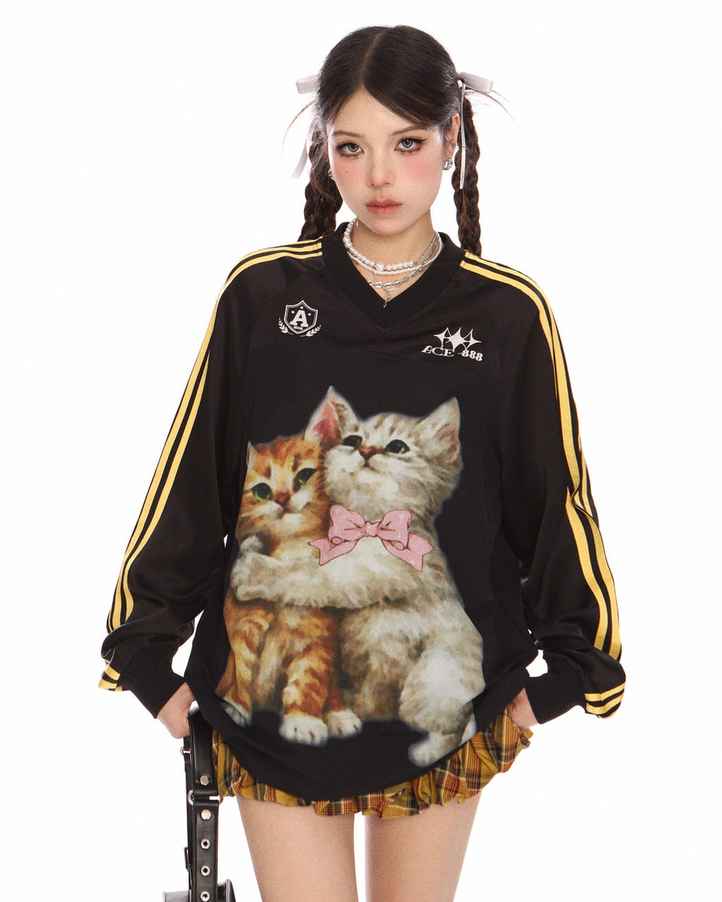 CAT HUGS OVERSIZED SWEATSHIRT RELAXED SILHOUETTE